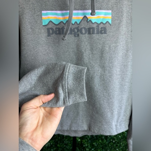 Patagonia Women’s Logo Uprisal M Gray Hoodie - Picture 3 of 7